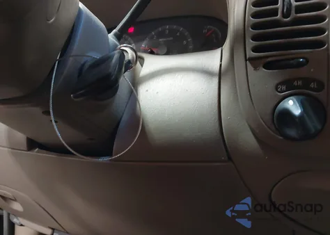 2002 Ford F-150 Lariat/Xlt from USA, damaged, VIN 1FTRW08L12KB07067